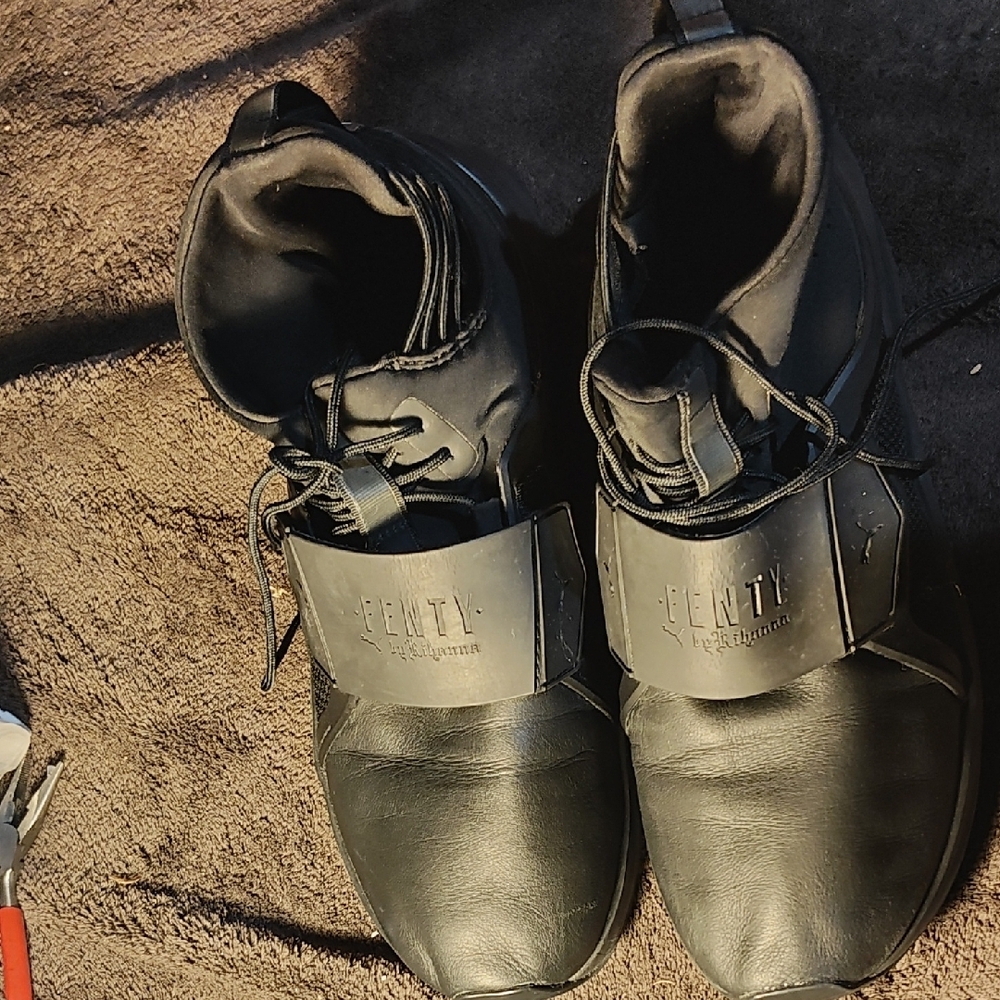 Puma Fenti Black Sneakers with Modern Design